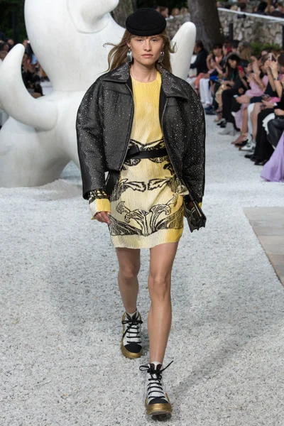 Look 39